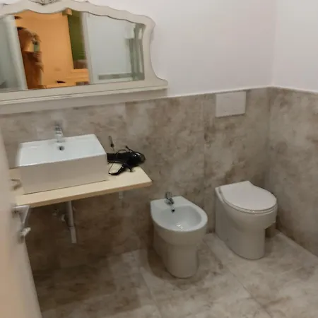 Гостьовий будинок John's House 3*