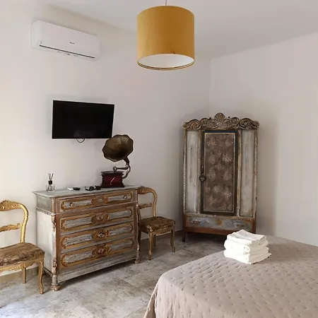 招待所 John's House 圣雷默